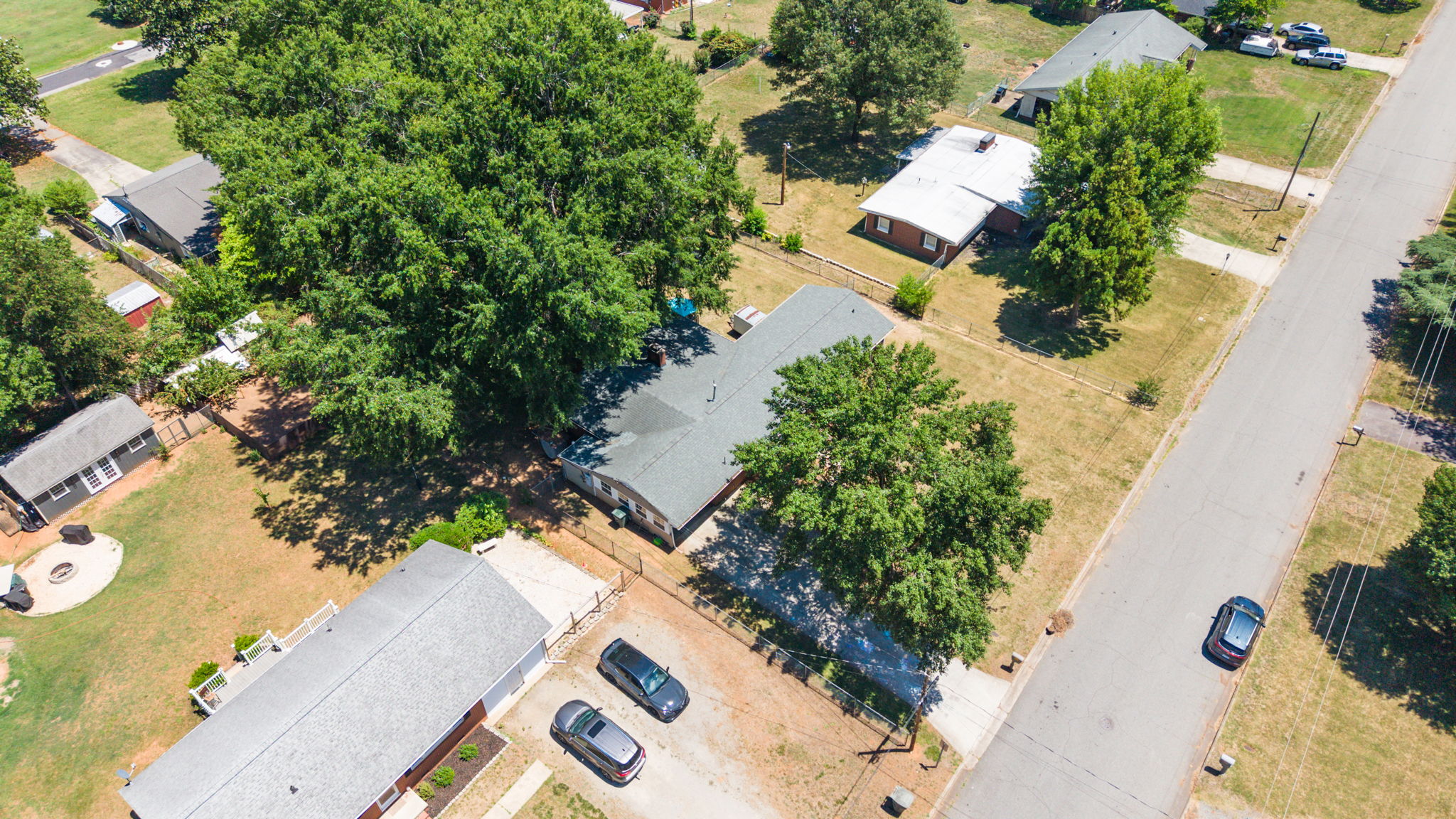 650 Highland Park Dr-37