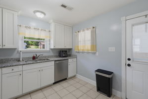 650 Highland Park Dr-17