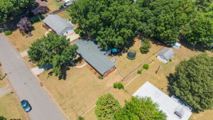 650 Highland Park Dr-36