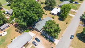 650 Highland Park Dr-37