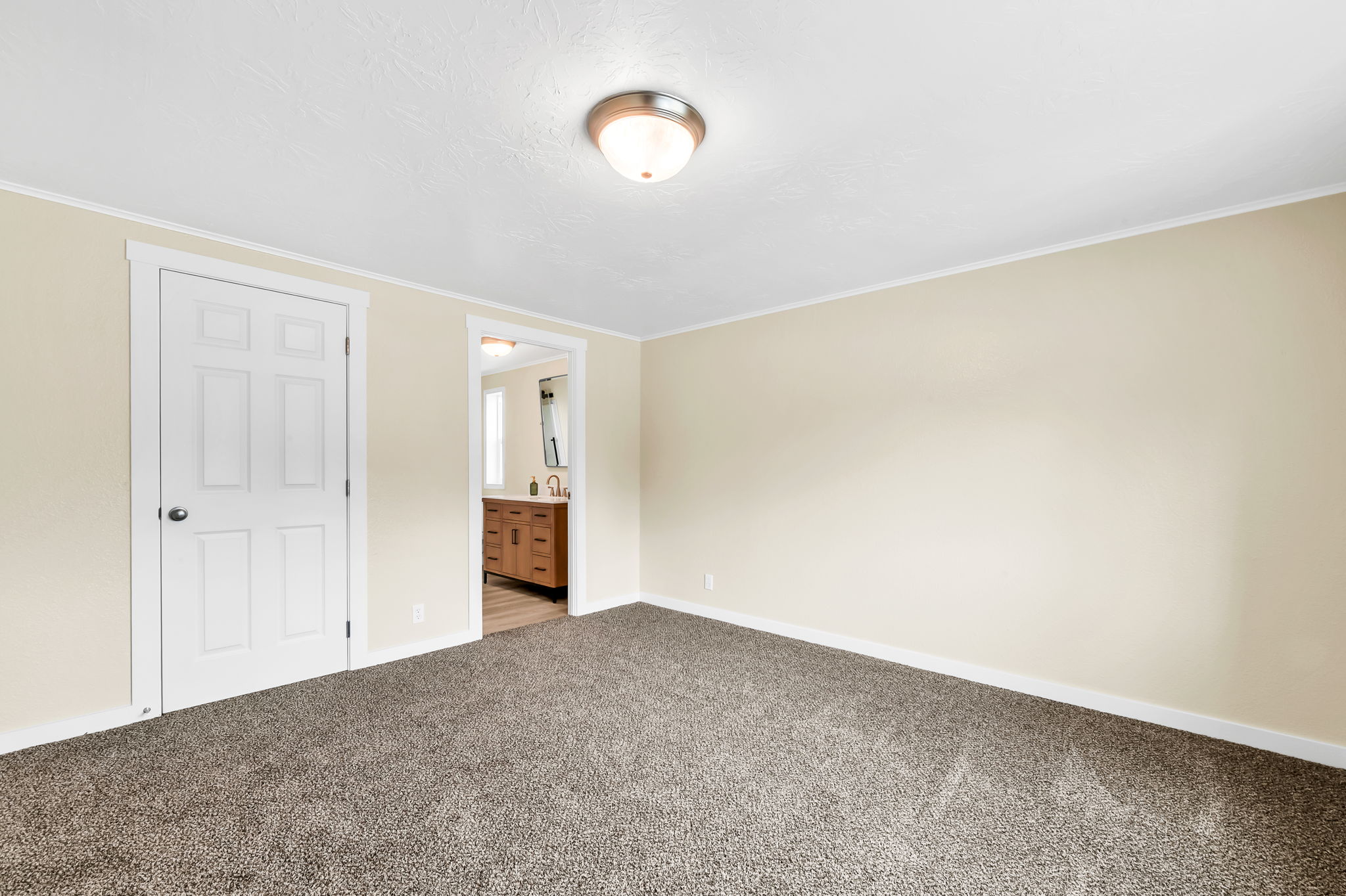  Photo 52
