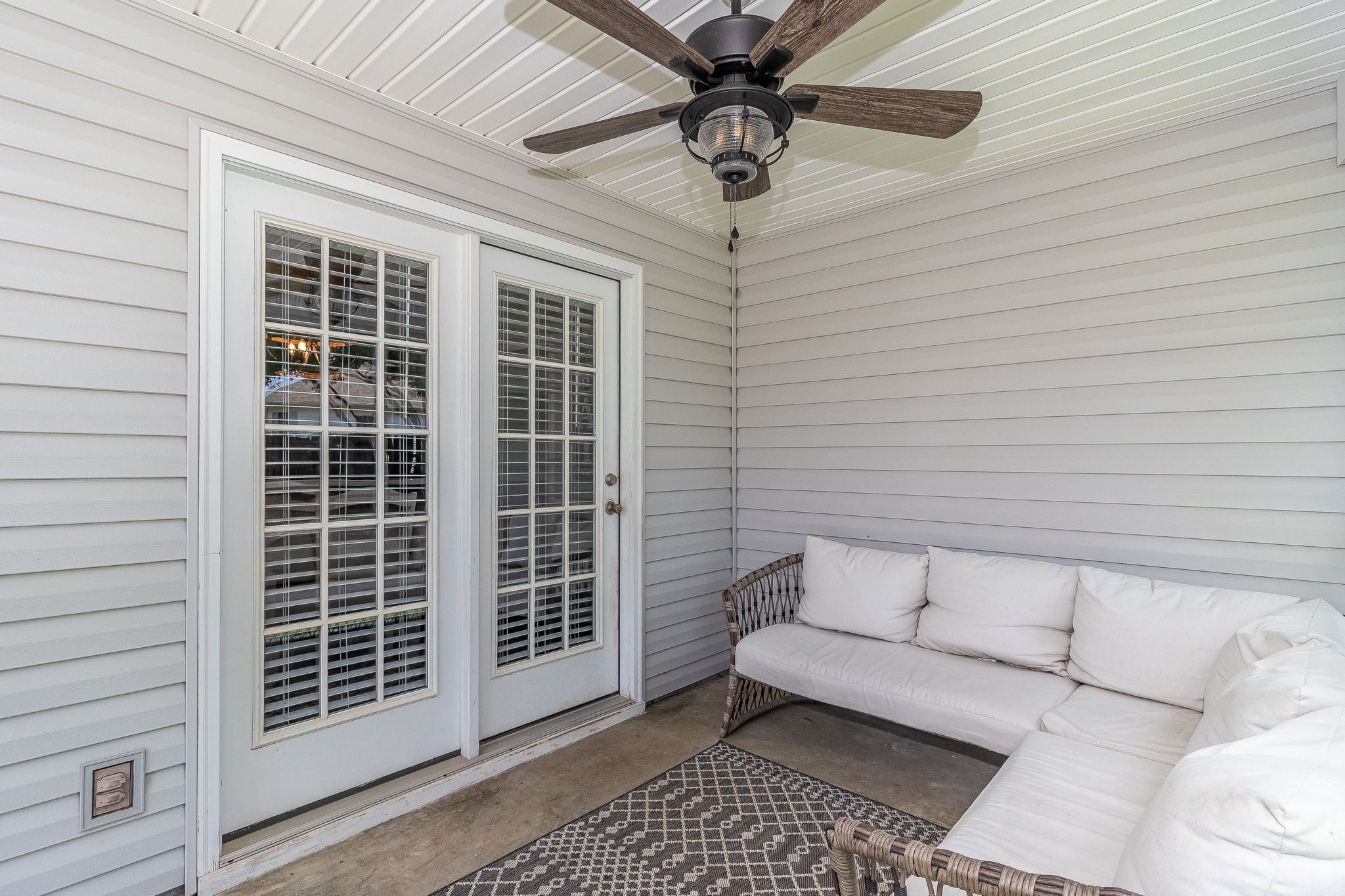 Screened-in Porch