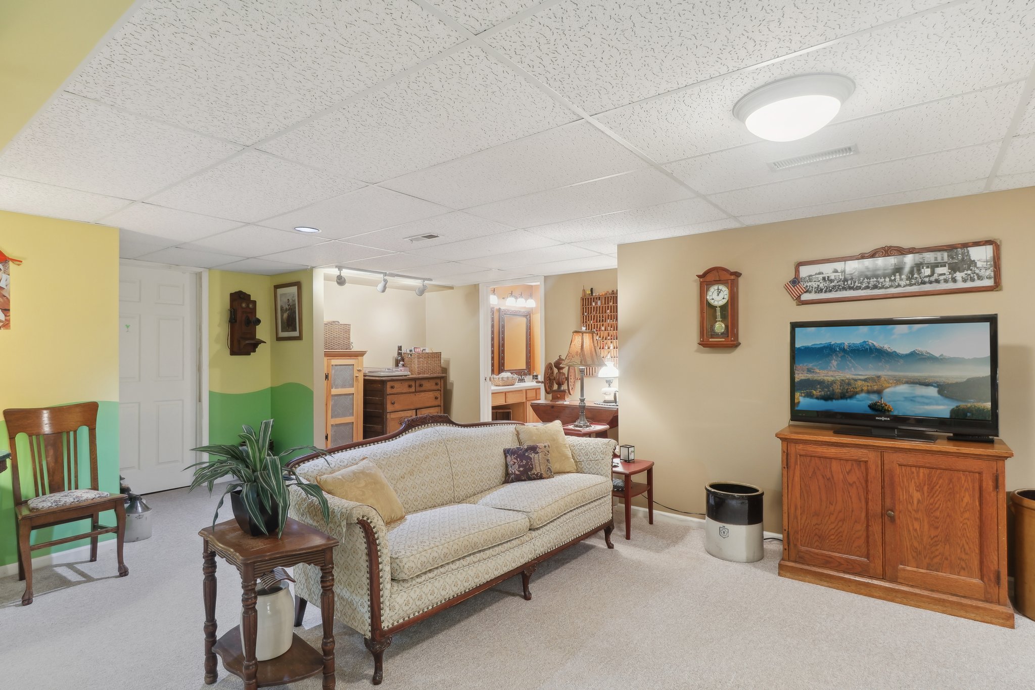 Grove Ln unit 53-008.jpg