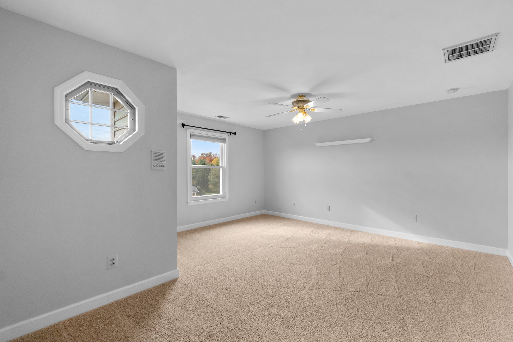 25. Upper bedroom.jpg