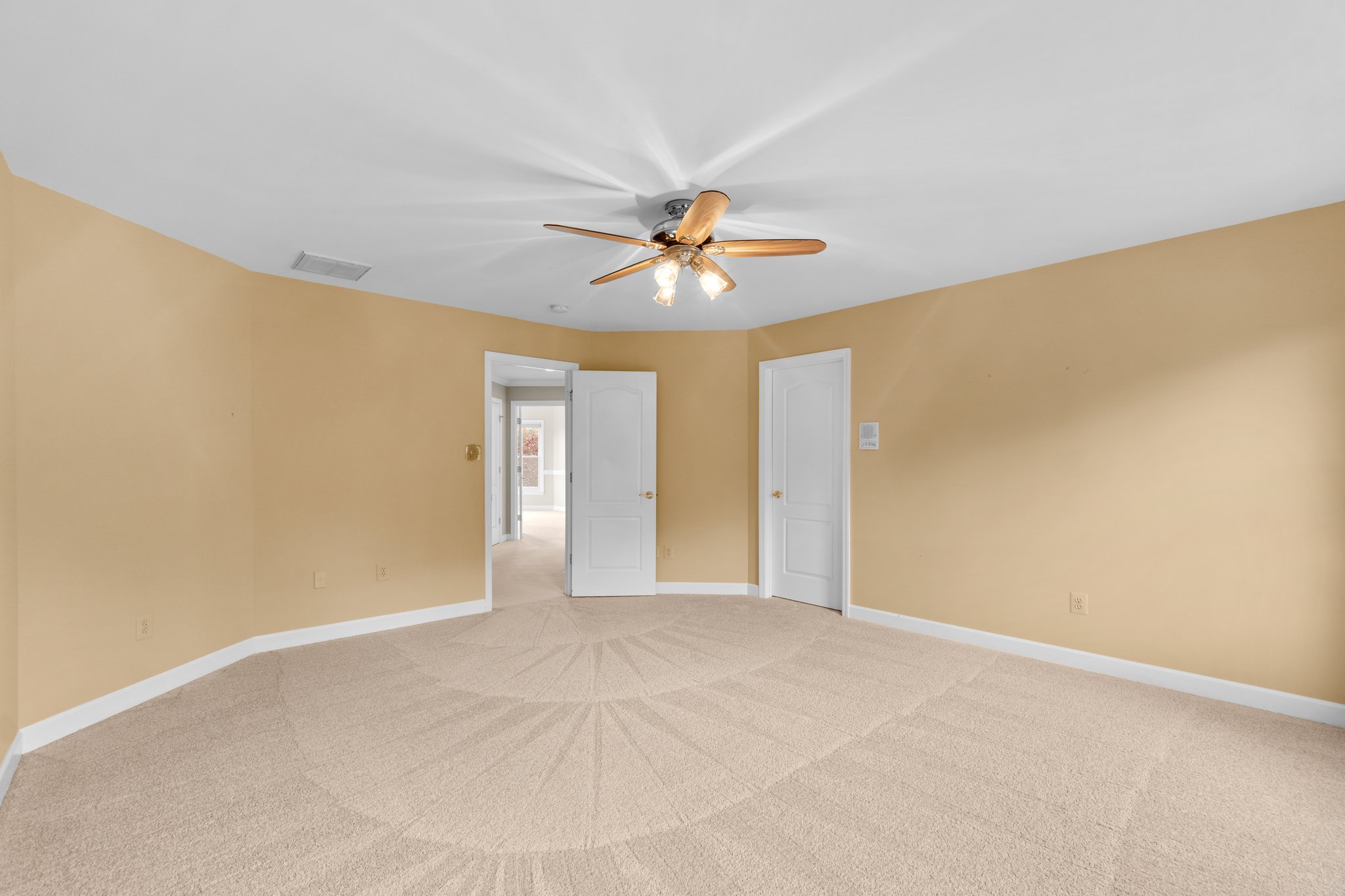 29. Upper bedroom.jpg