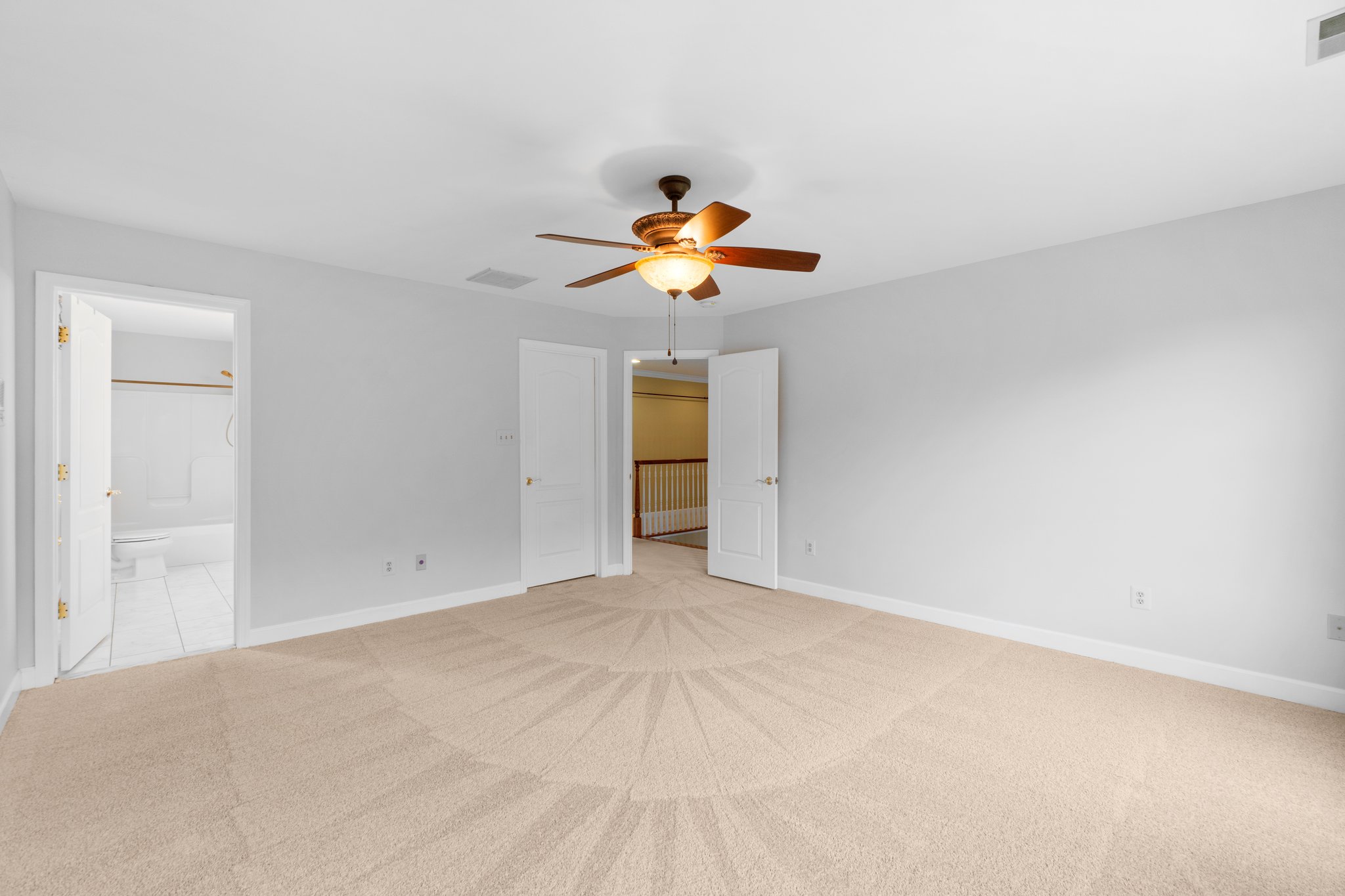 22. upper bedroom.jpg