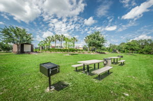 Oak Creek Community picnic area      ity Park