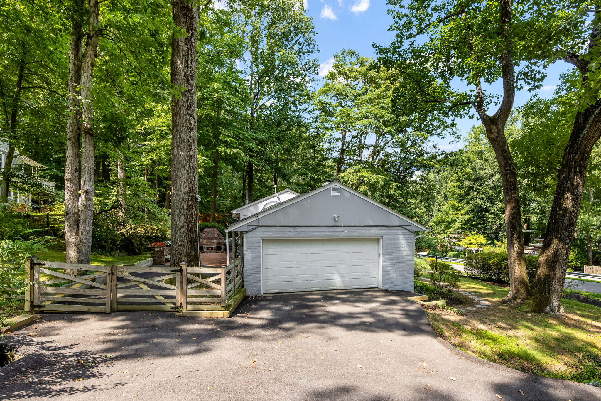  Photo 42