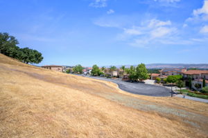  Photo 0