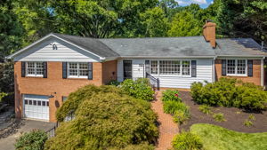 WALTERS WOODS | Spacious 5BR/3BA Brick Rambler