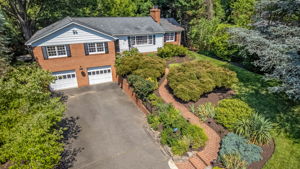 WALTERS WOODS | Spacious 5BR/3BA Brick Rambler