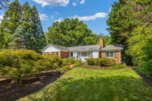 WALTERS WOODS | Spacious 5BR/3BA Brick Rambler