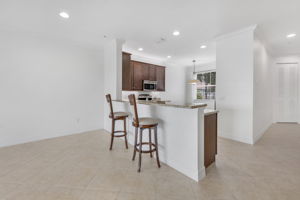 Breakfast Bar - Foyer