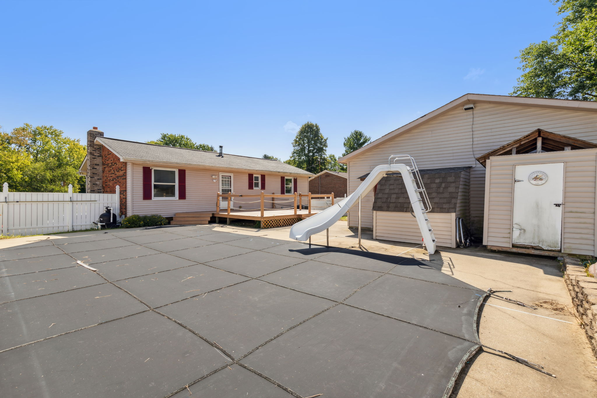 32_Exterior