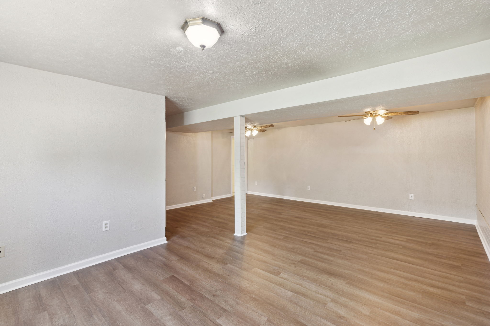 27_Interior