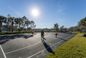 Community Pickleball-with people
