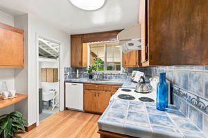 013_F8_651 29th Ave