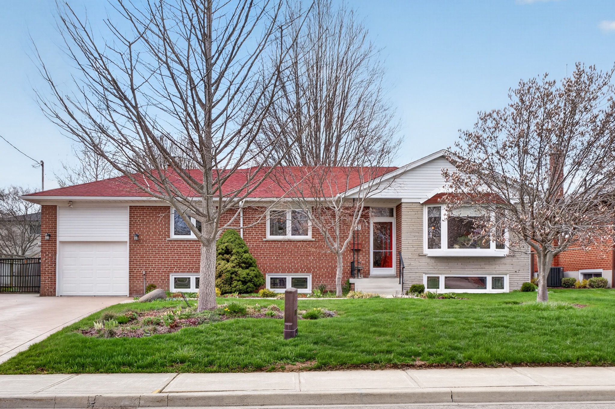 651 Breckenridge Rd, Mississauga, ON L5A 2C7, Canada Photo 5