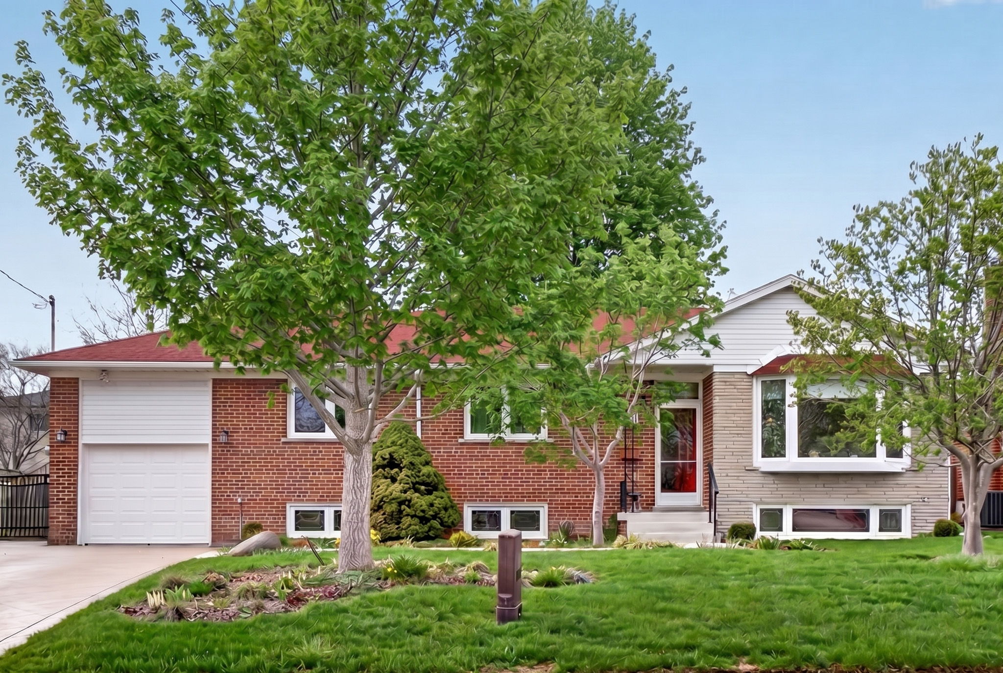 651 Breckenridge Rd, Mississauga, ON L5A 2C7, Canada Photo 4