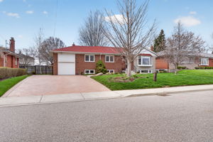 651 Breckenridge Rd, Mississauga, ON L5A 2C7, Canada Photo 7