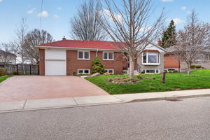 651 Breckenridge Rd, Mississauga, ON L5A 2C7, Canada Photo 8