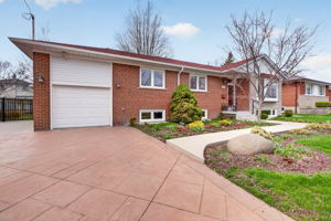651 Breckenridge Rd, Mississauga, ON L5A 2C7, Canada Photo 11