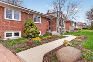 651 Breckenridge Rd, Mississauga, ON L5A 2C7, Canada Photo 12