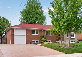 651 Breckenridge Rd, Mississauga, ON L5A 2C7, Canada Photo 1
