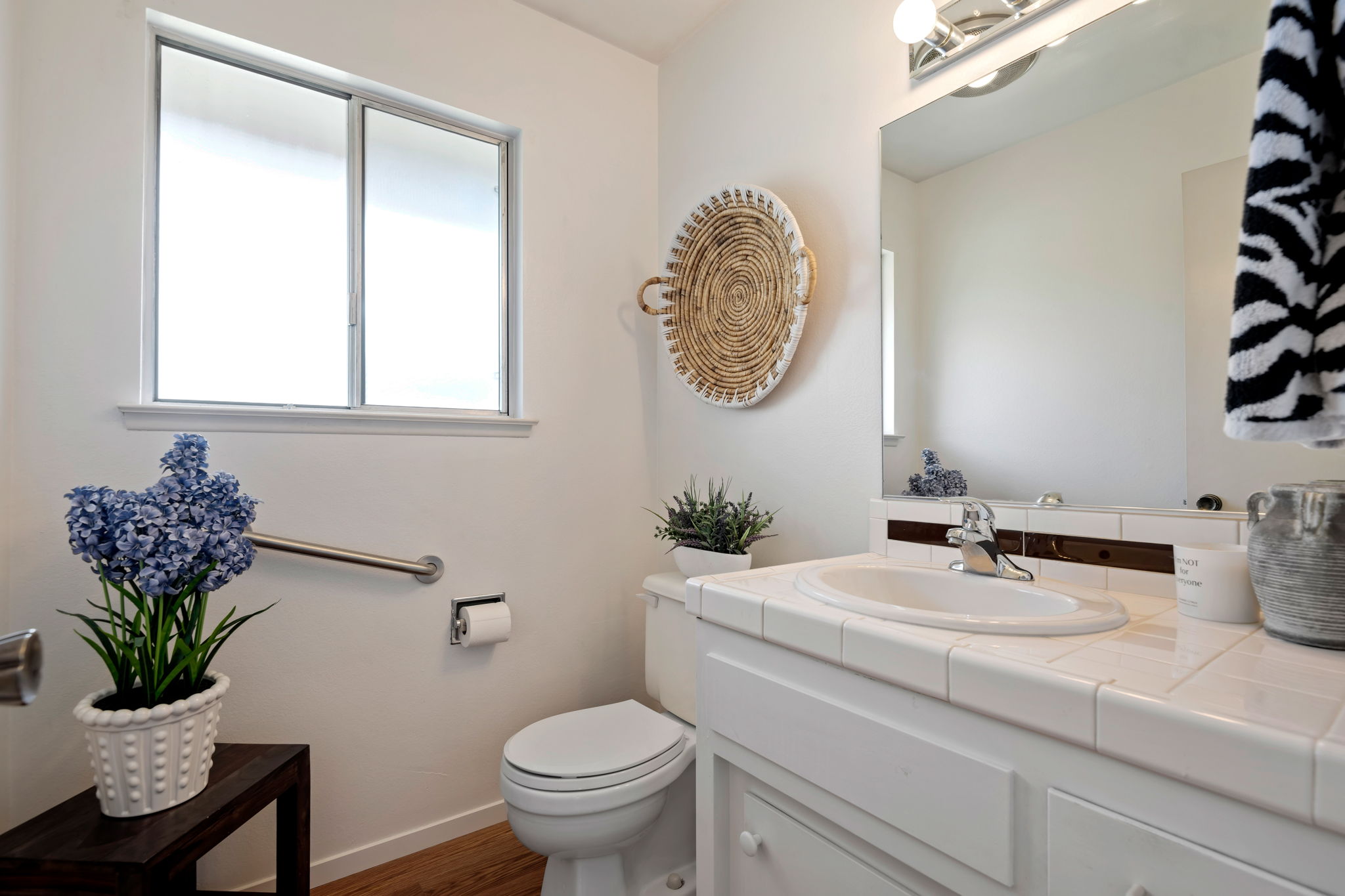 23-Powder Room