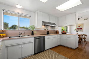 14-Kitchen