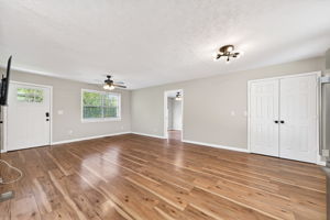  Photo 0