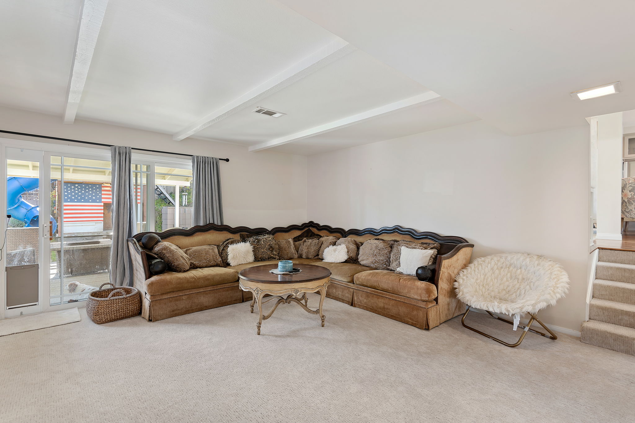16 - Family Room