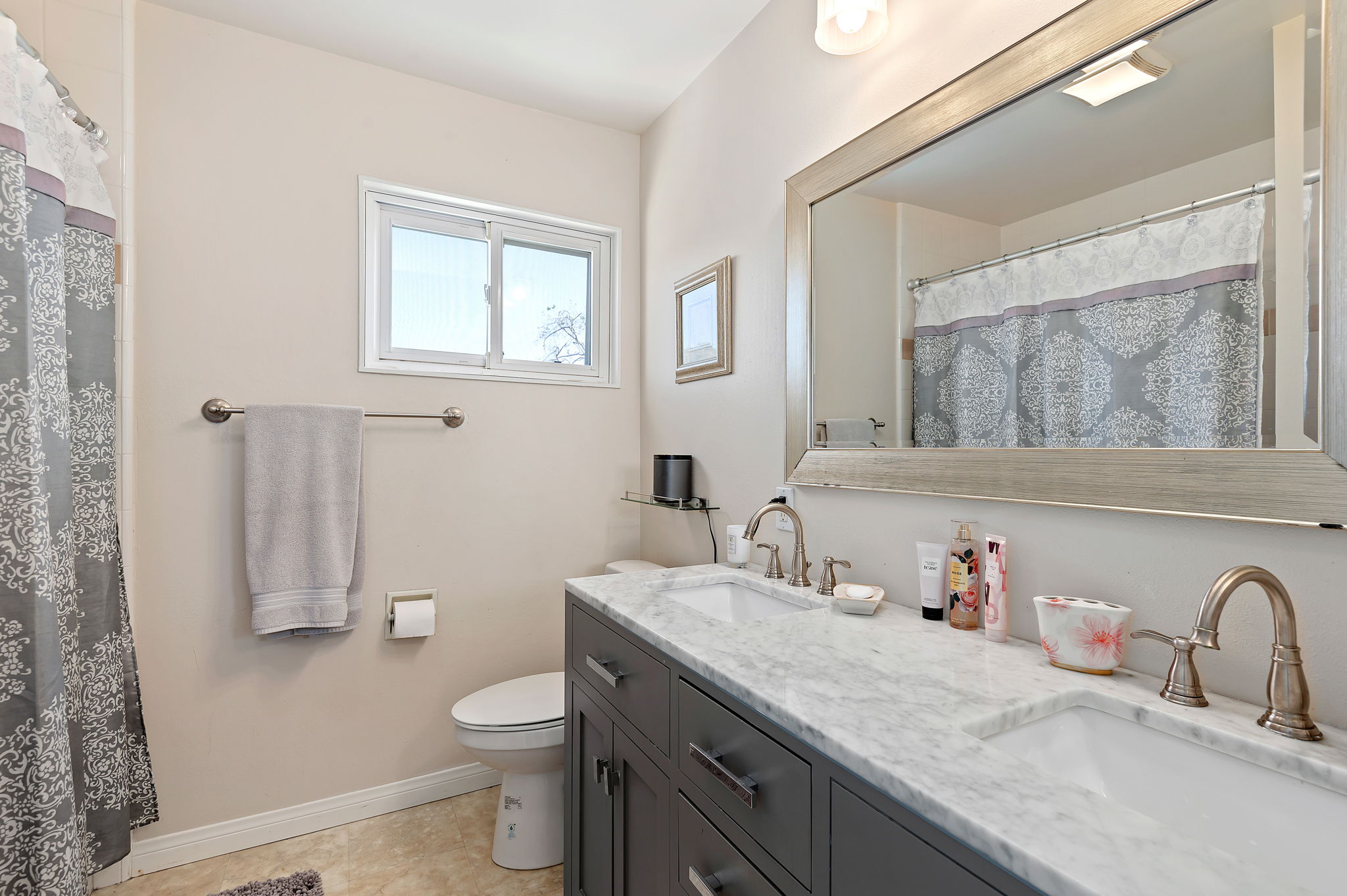 21 - Bathroom 2