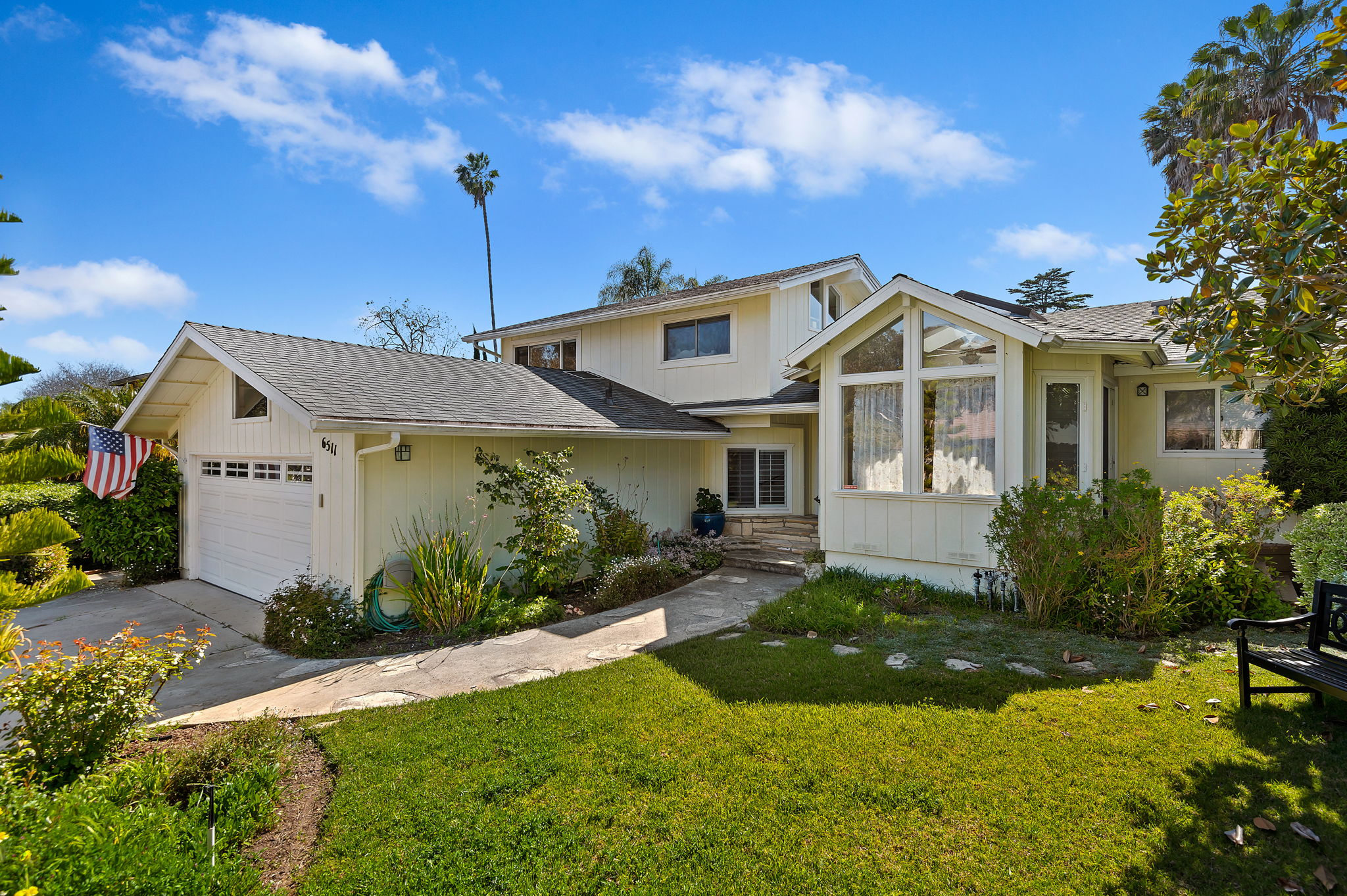 04 - Front Yard