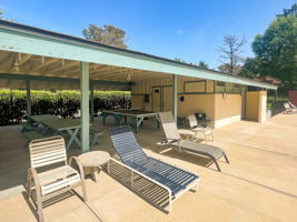 05 - Patio Dining