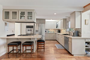 10 - Kitchen