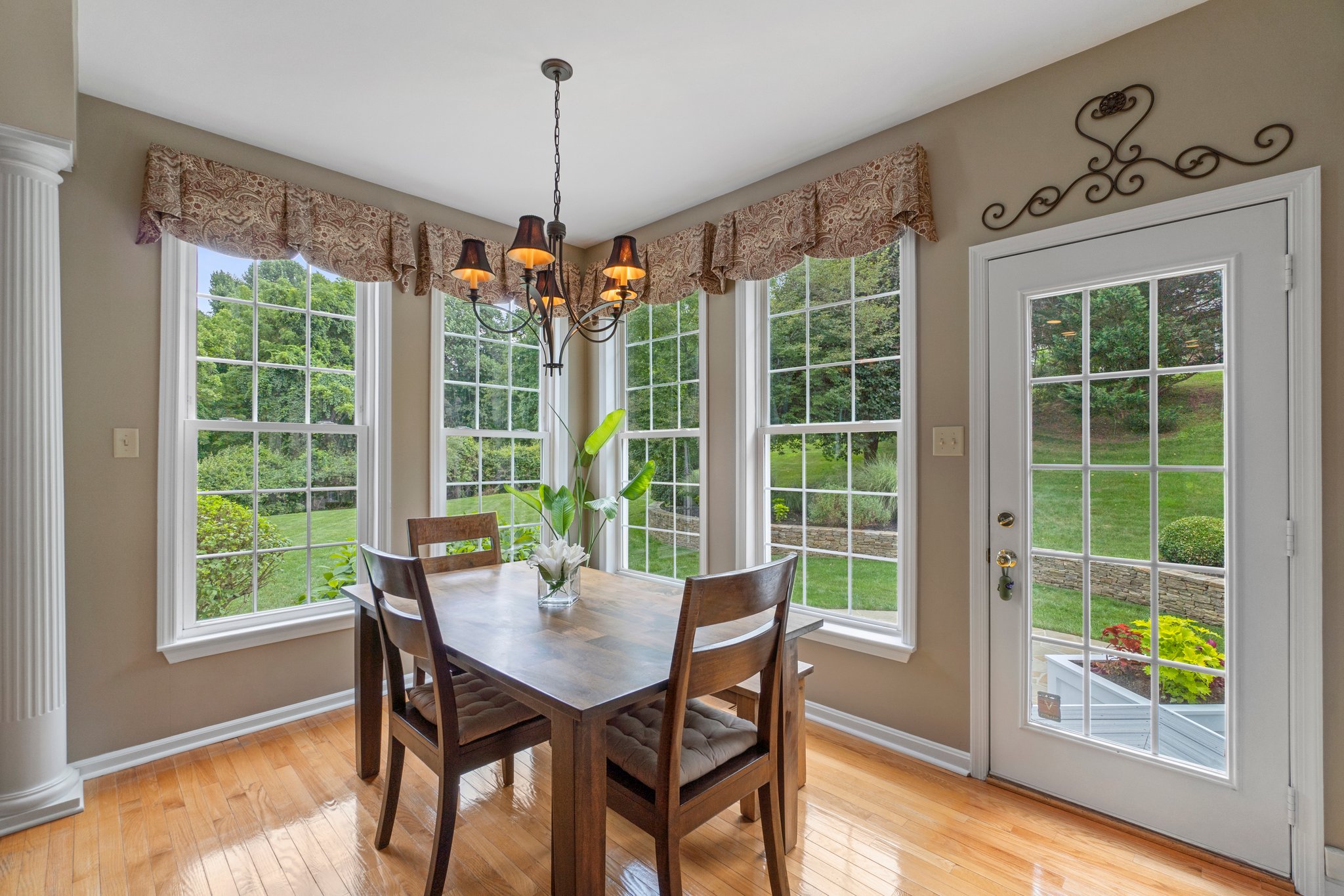 Breakfast Nook-1