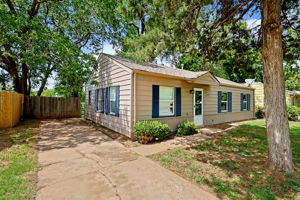  Photo 4