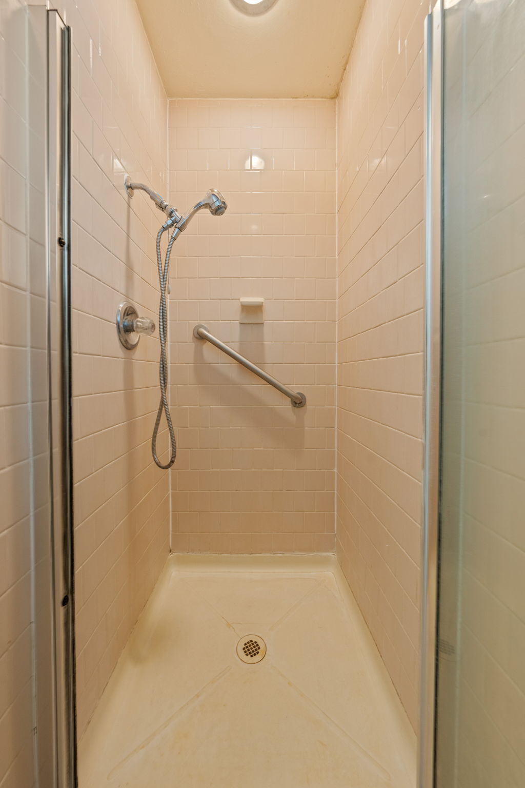  Photo 48