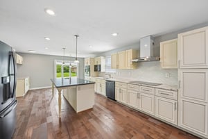 Rothchild Blvd-S1408-009.jpg
