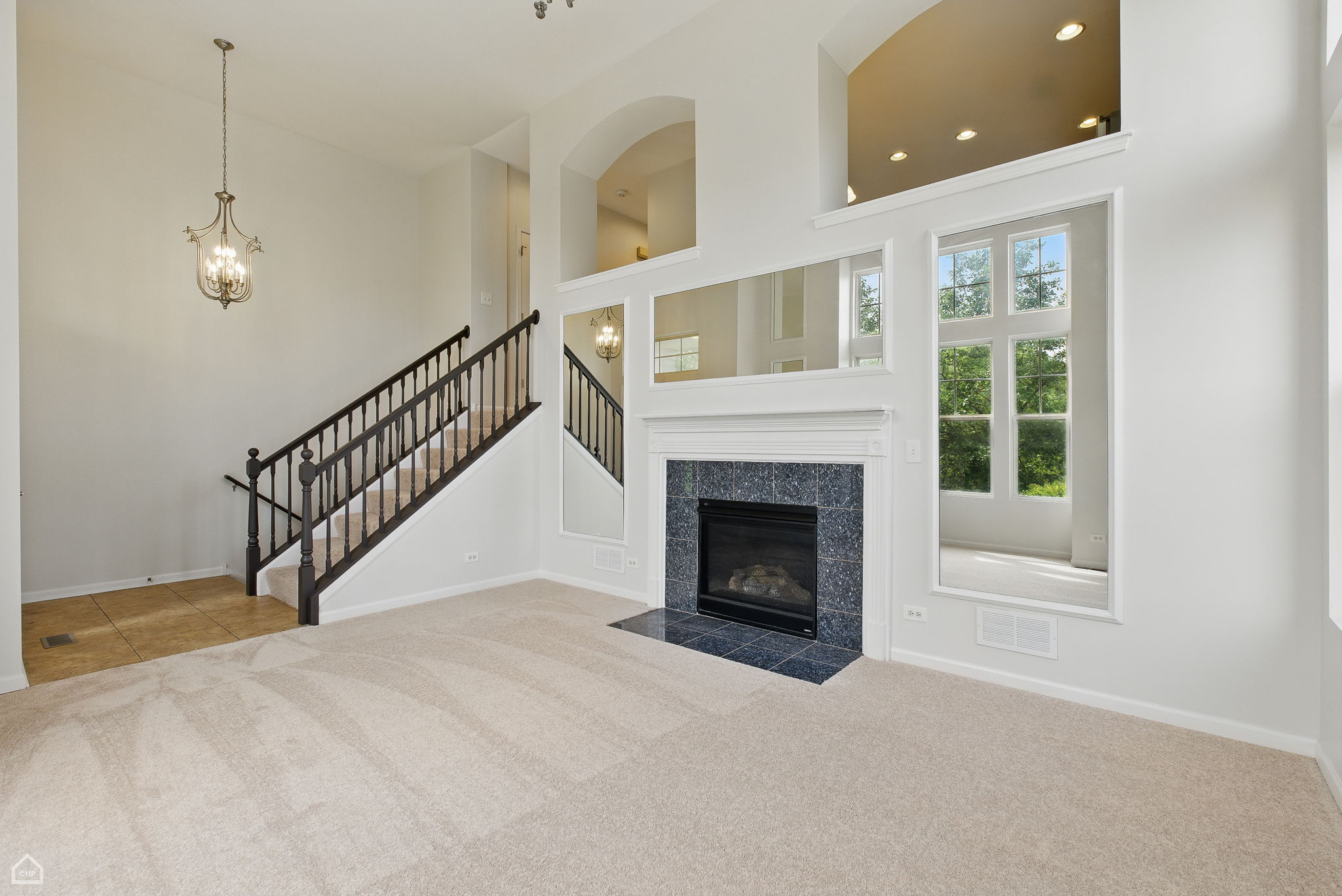 652 Grosvenor Ln_009