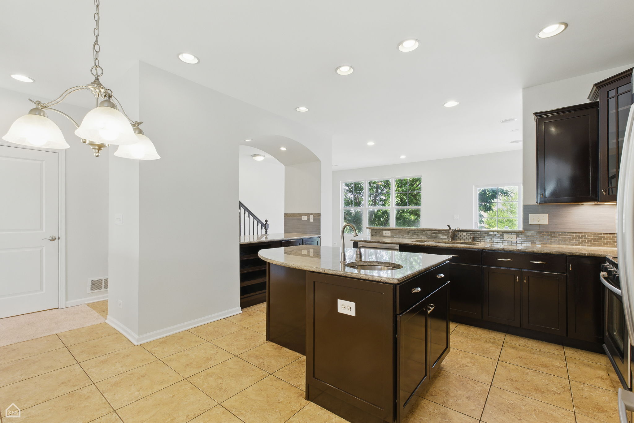 652 Grosvenor Ln_013