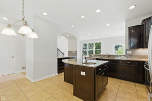 652 Grosvenor Ln_013
