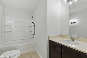 652 Grosvenor Ln_027