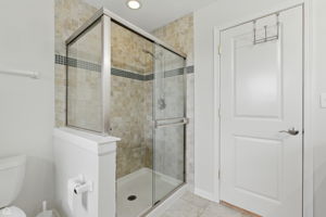 652 Grosvenor Ln_034