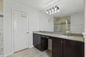 652 Grosvenor Ln_035