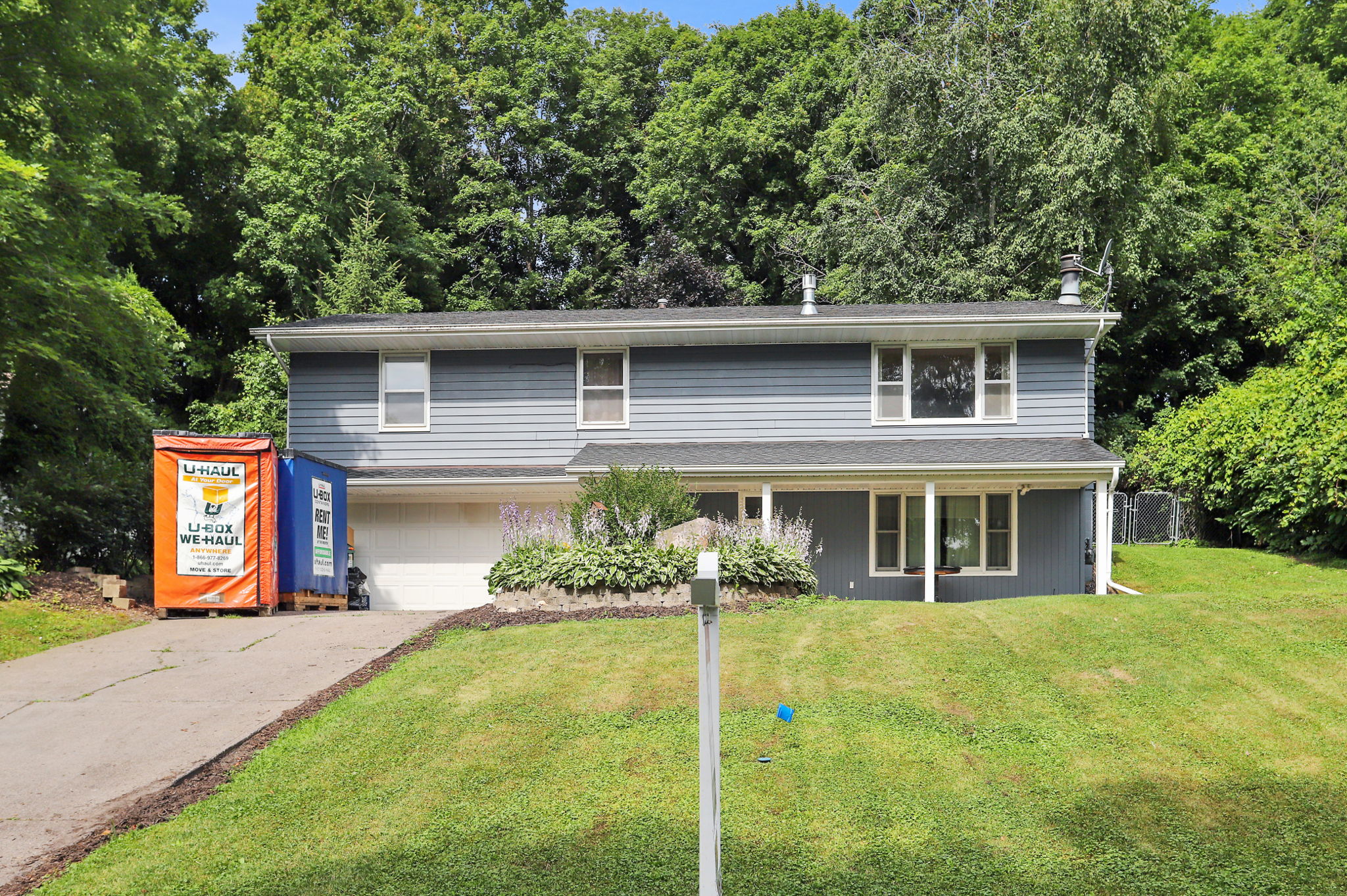 6520 Maple Dr, Rockford, MN 55373 Mint Real Estate Photography