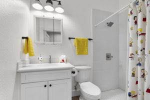  Photo 42