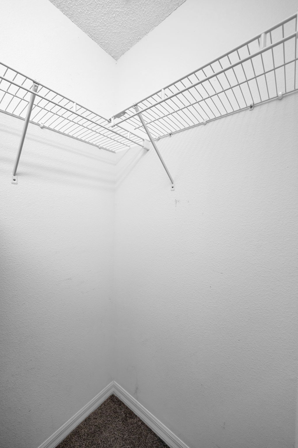 Master Bedroom Walk-in Closet2