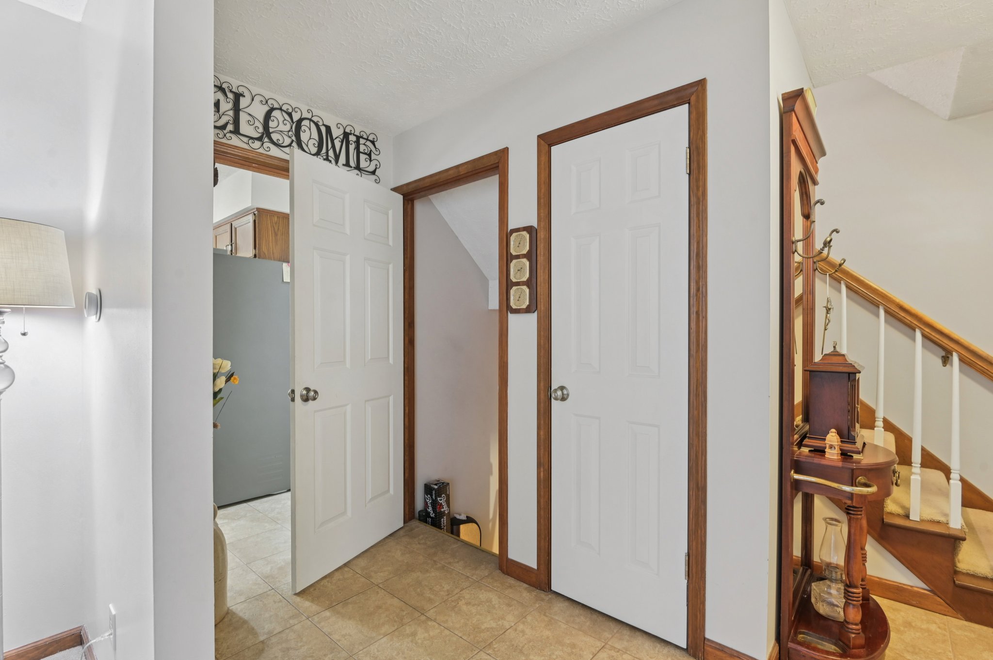 Buttonwood Dr-S0110-029.jpg